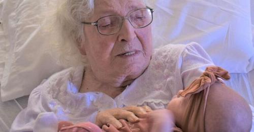 98-year-old Kentucky woman meets great-great-great-granddaughter for the first time